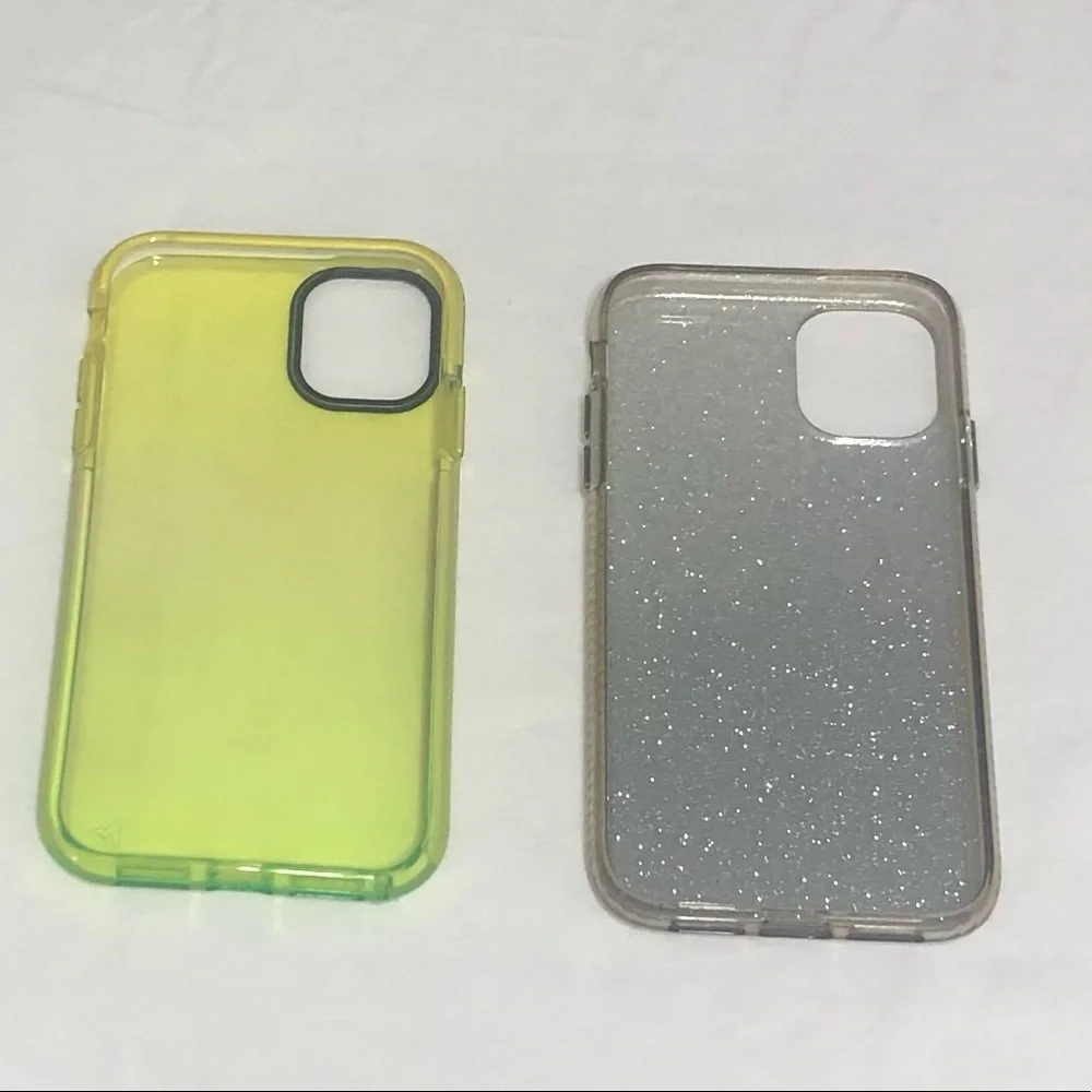 2PK iPhone 11 and XR cases. Green, silver.